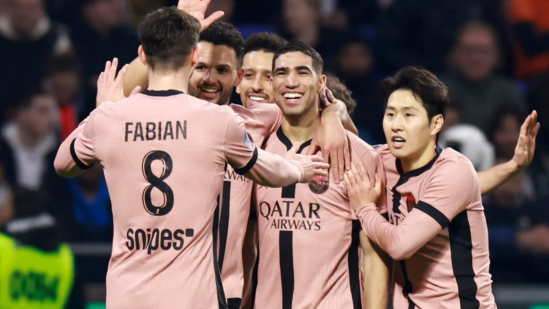 Hakimi inscrit deux buts décisifs pour le PSG