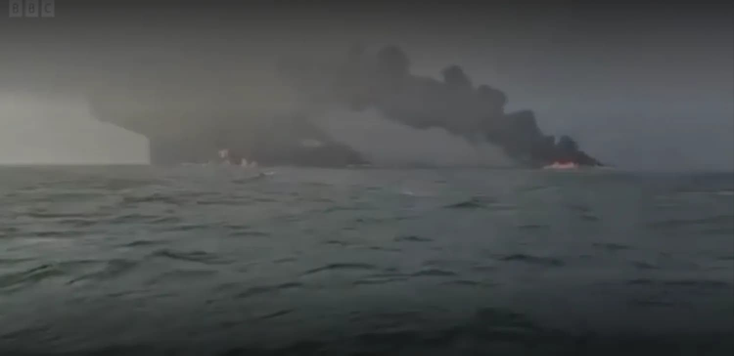 Collision entre une pétrolière et un cargo au large des côtes britanniques