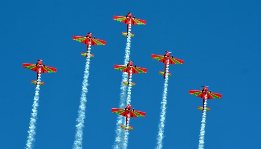 Fête du Trône: Voltige et parachutisme à M’diq, Martil et Salé