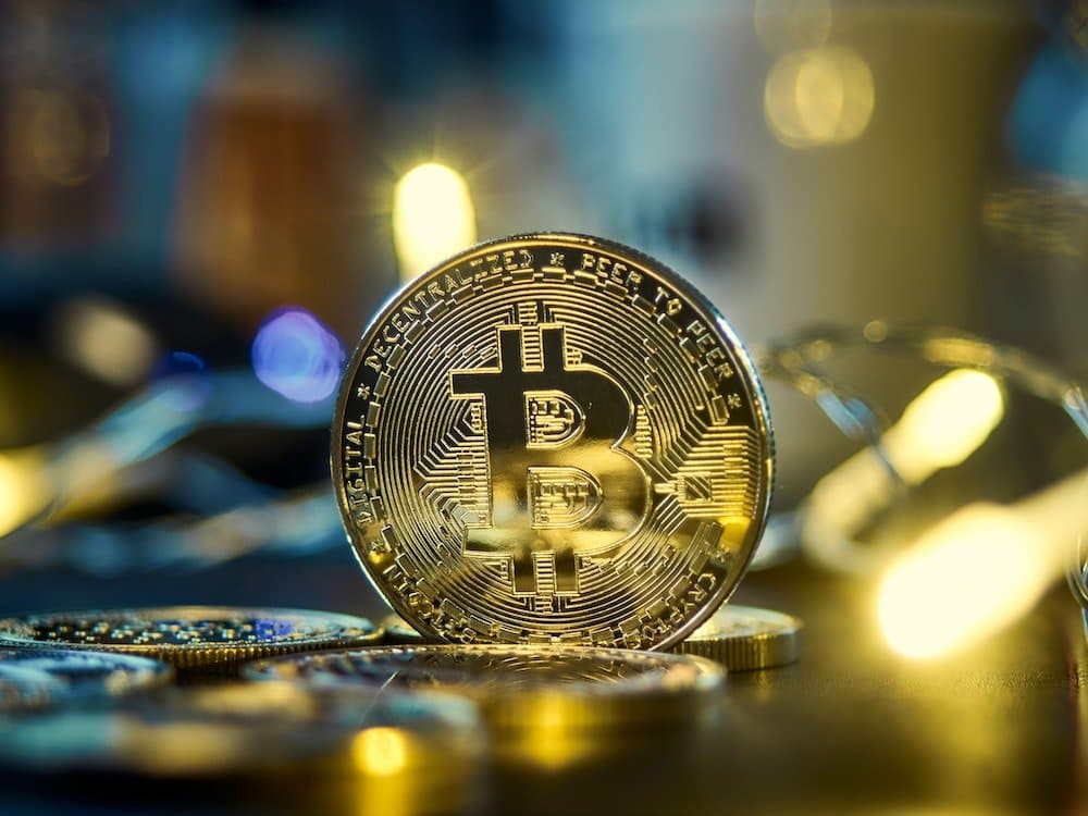 Bitcoin en légère baisse face aux tensions commerciales