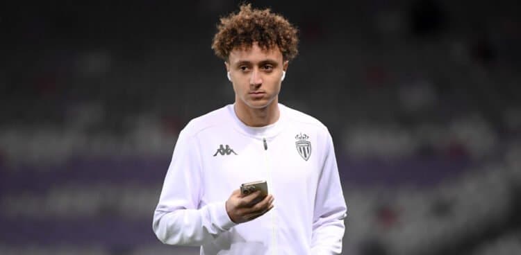 Leverkusen vise Ben Seghir, Monaco réclame 35 M€