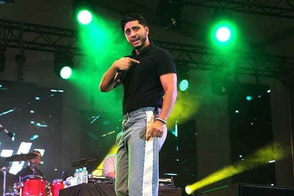 Mehdi Fadili fait vibrer la scène du Festival des Plages à M’diq