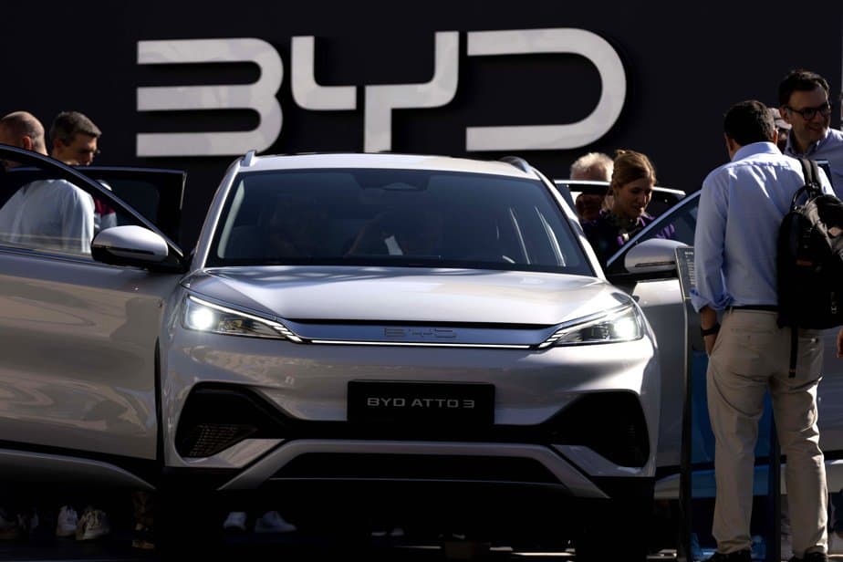 BYD dépasse Tesla pour le quatrième trimestre consécutif