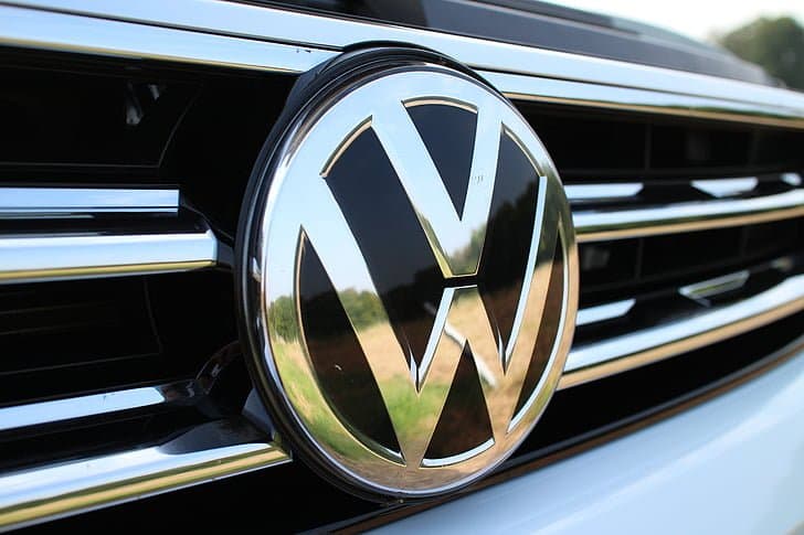 Tarifs US et virage électrique pèsent sur Audi