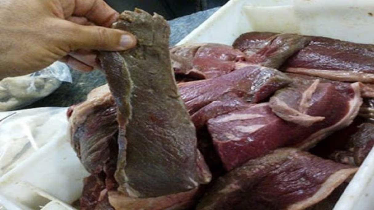 Le boucher de Massira pris avec de la viande pourrie