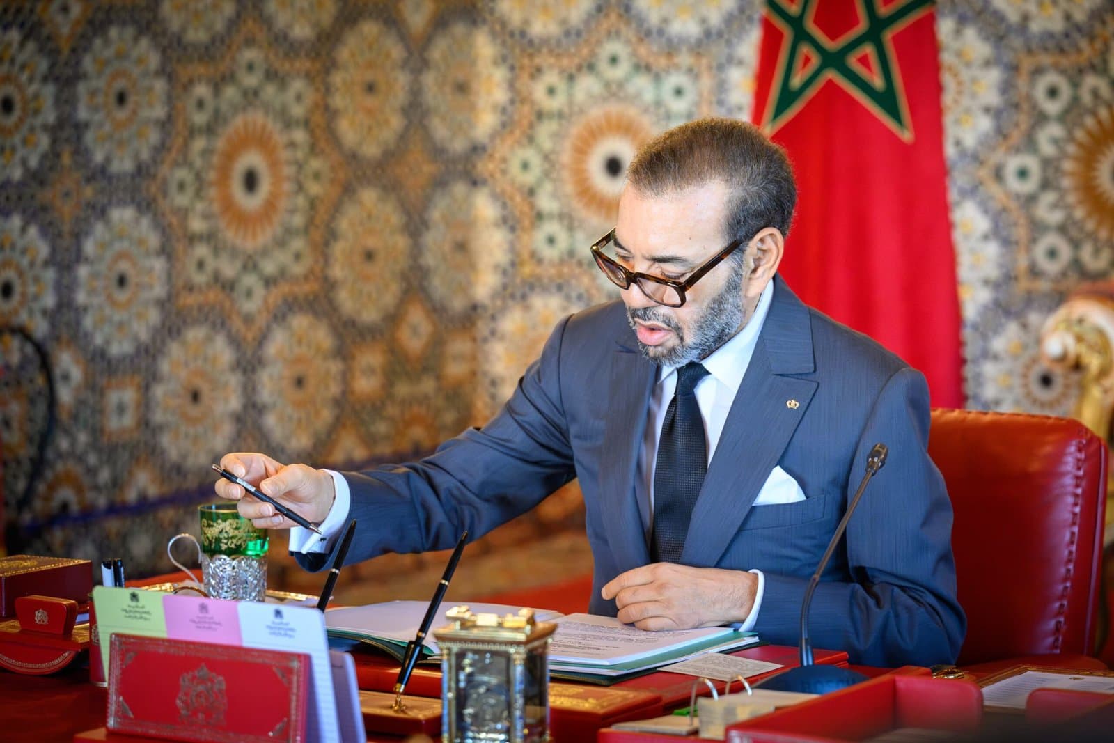 Le Roi consacre une journée à la médiation du service public
