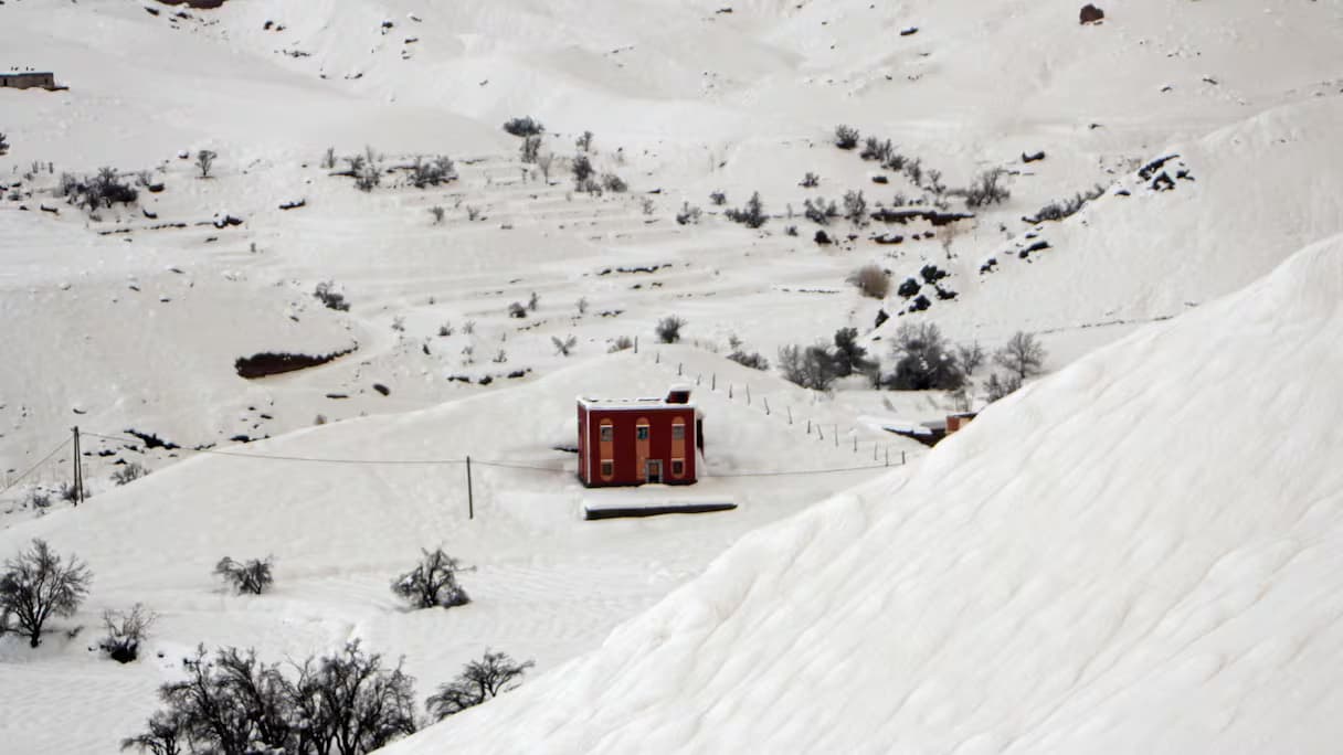 Alerte météo: Rafales de vent et neige au Maroc