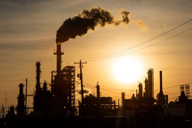 Les États-Unis allègent les sanctions sur le pétrole iranien