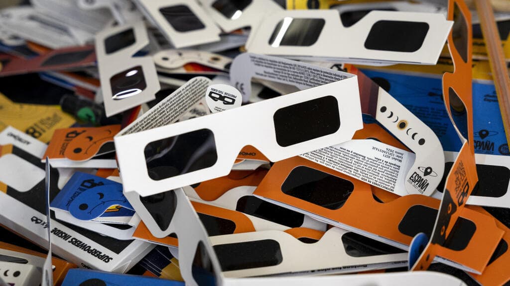 Europe: La course aux lunettes avant l’éclipse solaire