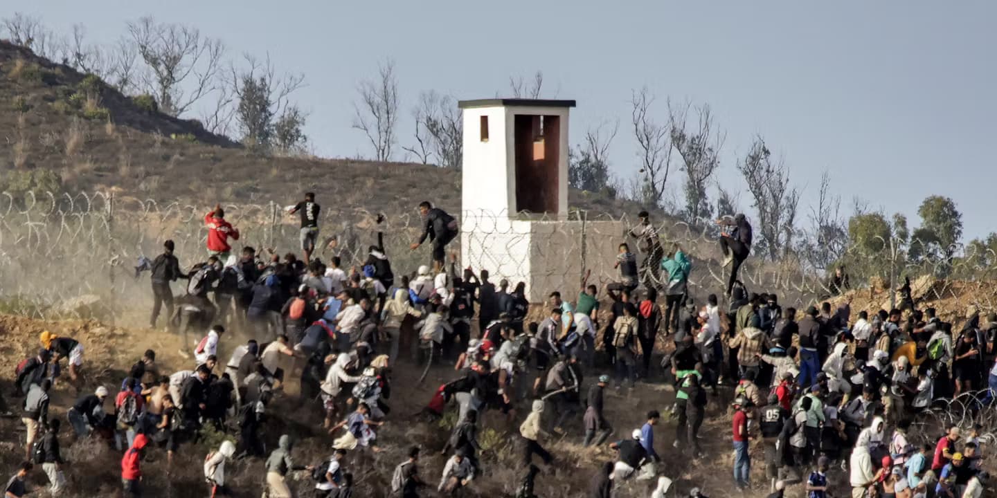 Des migrants quittent Ceuta sans espoir