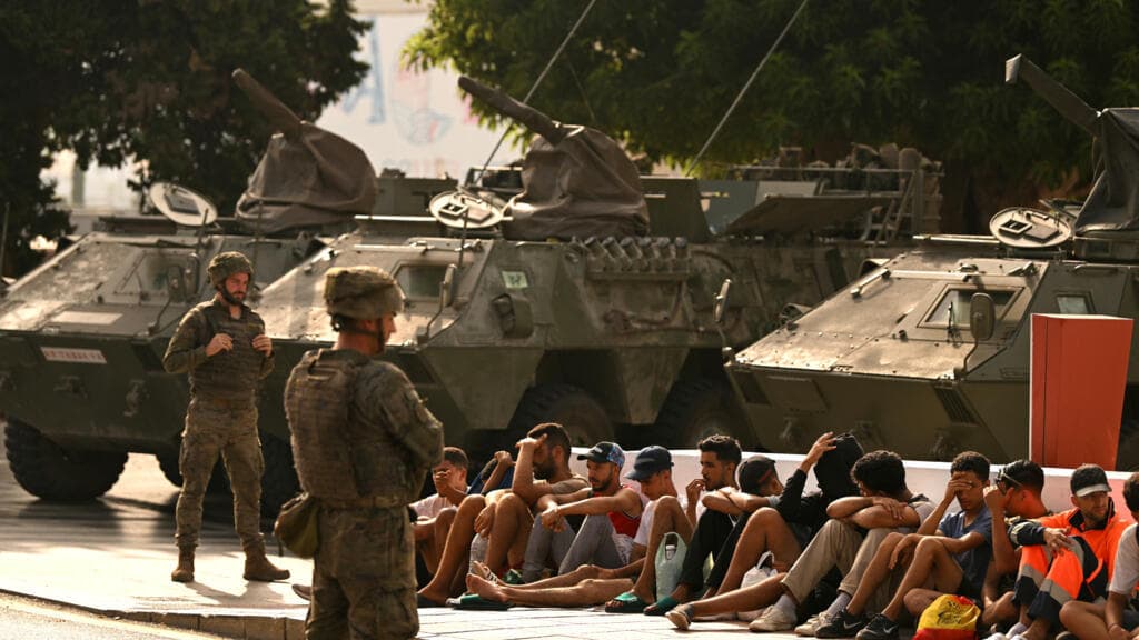 Migration: Madrid renforce son dispositif militaire à Sebta