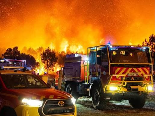 Var: Un incendie ravage 1.000 hectares en quelques heures