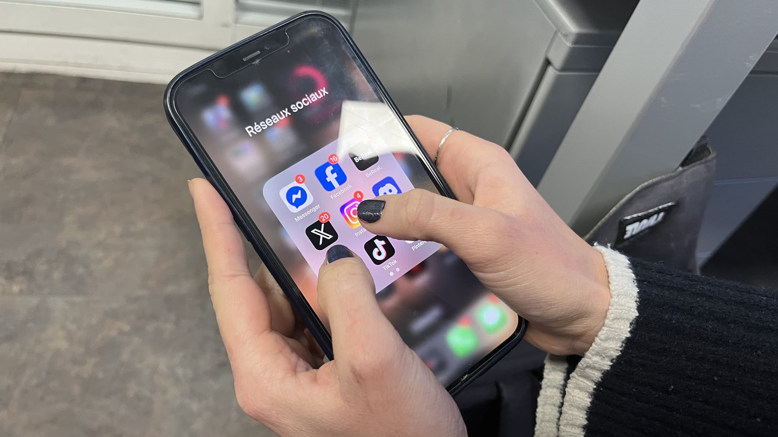 Réseaux sociaux: L’interdiction des moins de 15 ans rejetée