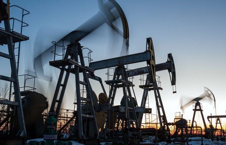 Pétrole: L’AIE abaisse ses prévisions de demande pour 2026