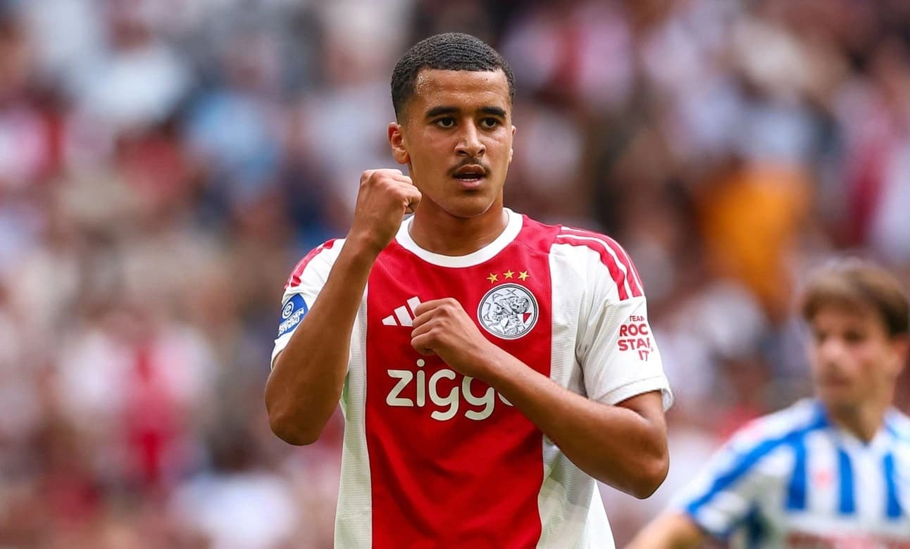 Ajax: Ouazane signe son premier but avec l’équipe première