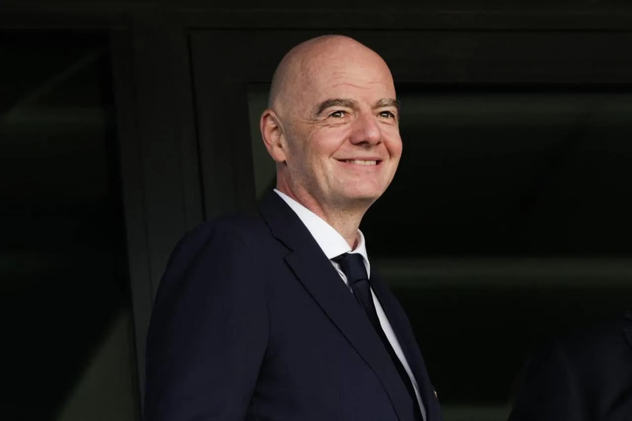 FIFA : Infantino maintient sa candidature à sa réélection en 2027