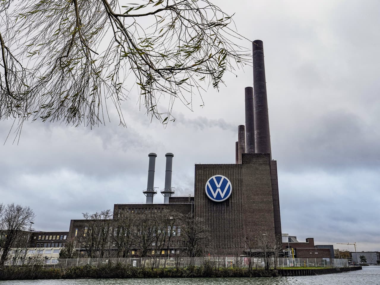 Volkswagen : 100.000 emplois supprimés d’ici 2030
