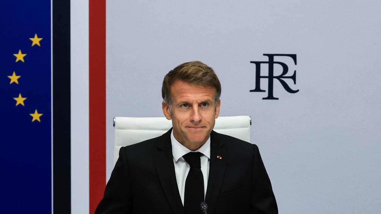 France : Macron appelle les partis politiques à prendre position