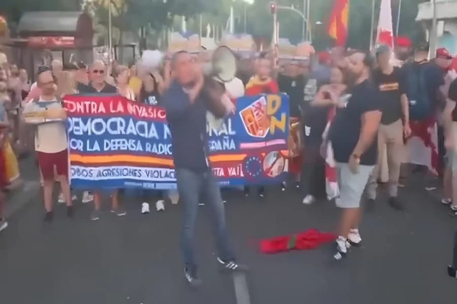Drapeau marocain déchiré : L’extrême droite espagnole dans le viseur