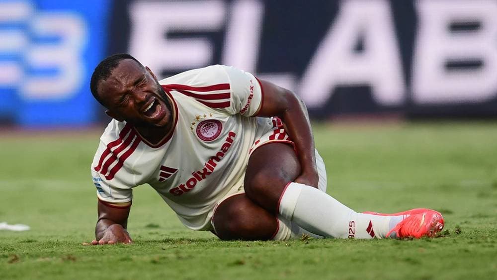 Ayoub El Kaabi rassure après son opération : « Je reviendrai plus fort »