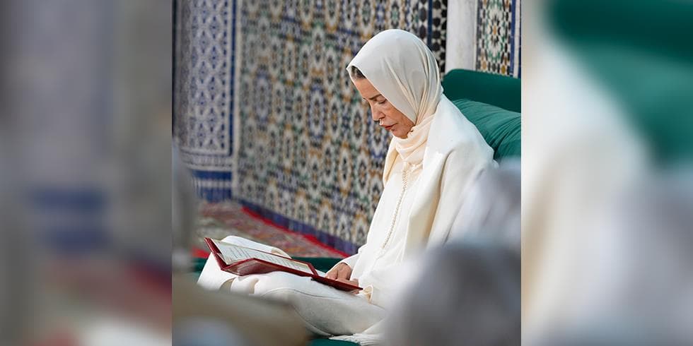 Hommage au Roi Hassan II : Lalla Meryem préside une veillée religieuse