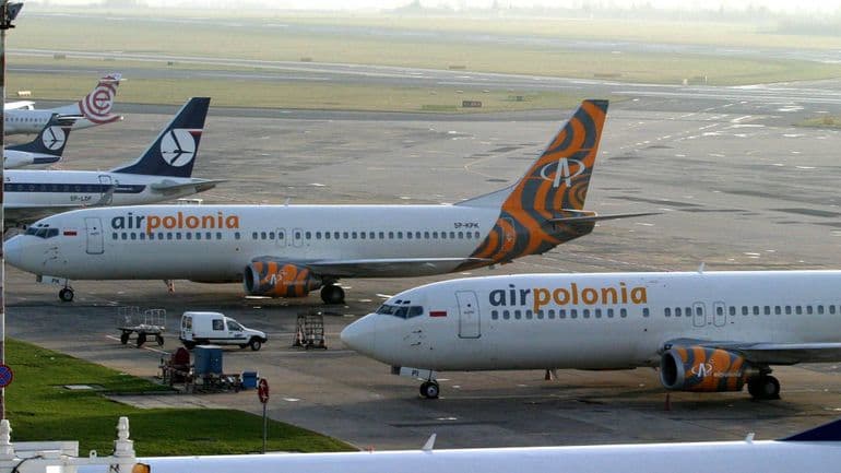 POLOGNE: LES AIGUILLEURS DU CIEL SUSPENDENT LEUR GRÈVE