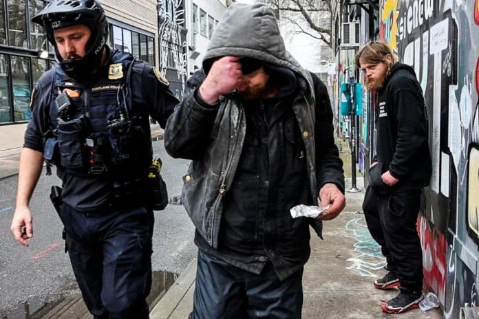 240401-portland-oregon-drugs-fentanyl-ew-530p-a5d461