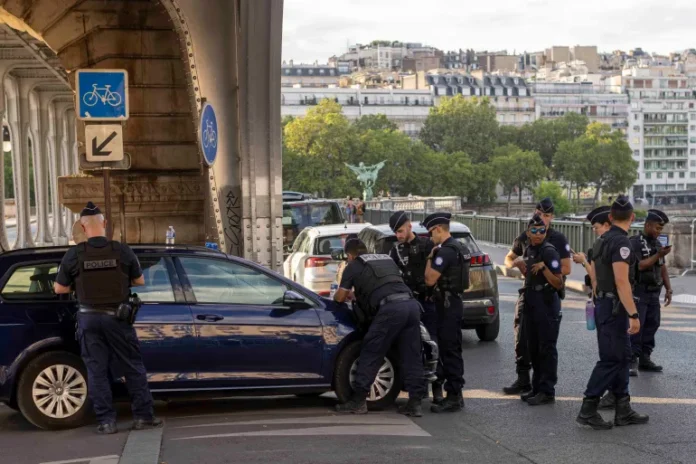 2162891188-1721572425