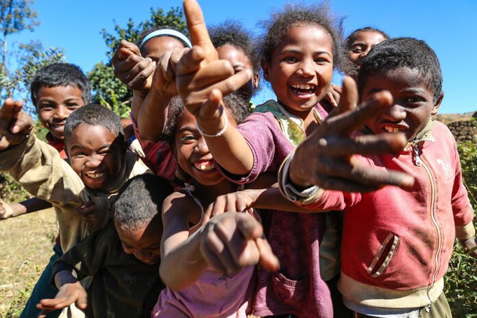 wb_happy-children