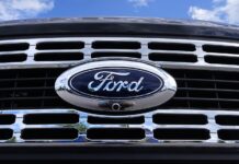 Faible demande: Ford revoit sa stratégie batterie