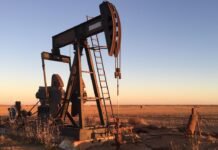 Les prix du pétrole soutenus par la chute des stocks US