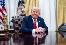 Droits de douane: Trump vise des records économiques