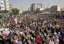 « Mort au dictateur »: Le peuple iranien descend dans la rue