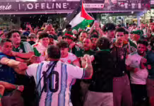 Algérie-Argentine: Tensions entre supporters à Times Square