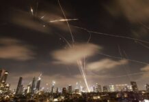 Iran: Washington mène une troisième nuit de frappes